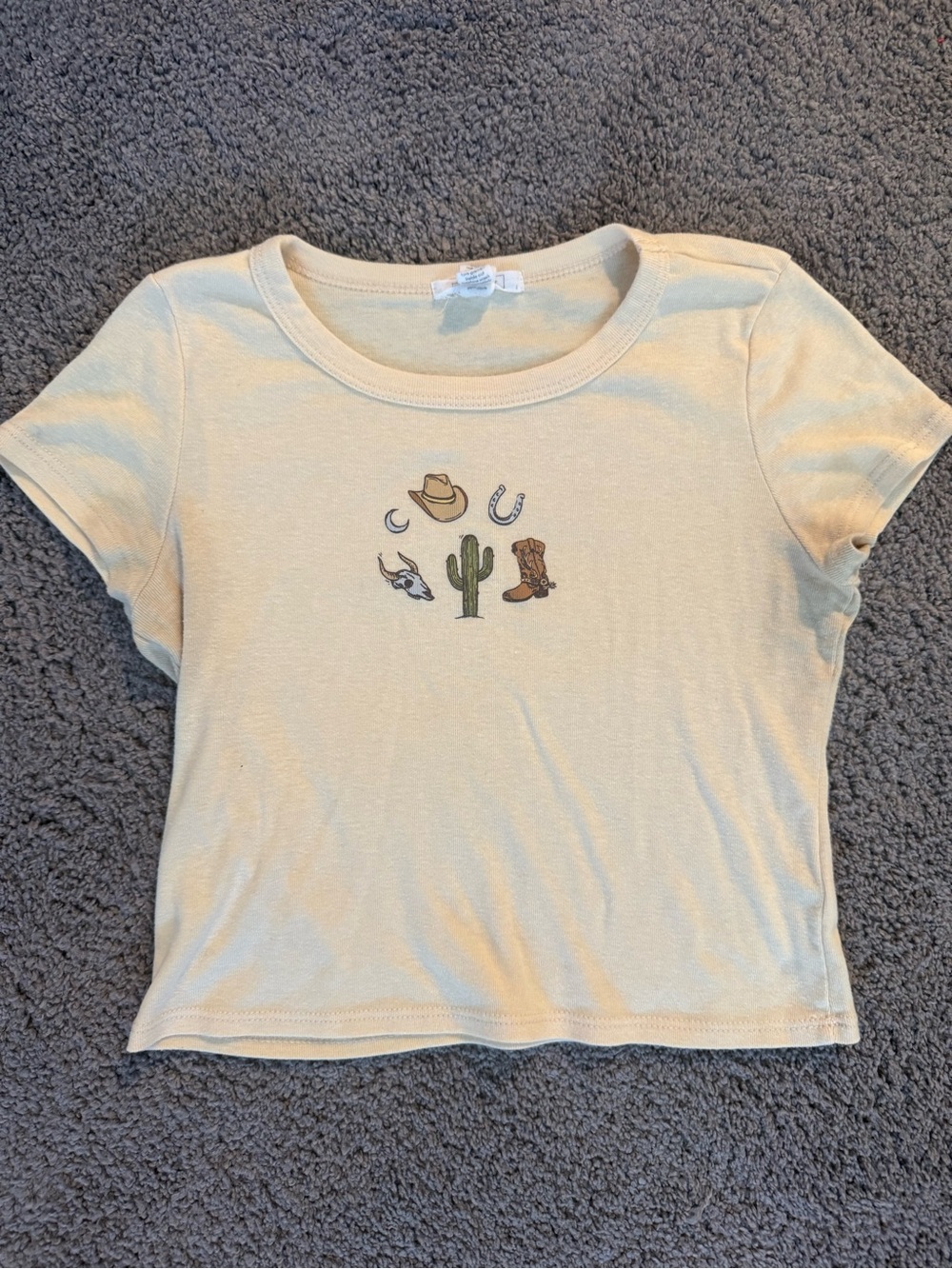Full Tilt Women’s size small Short Sleeve Tee with Western Icons - Cream